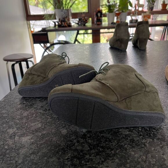 Forever Suede Ankle Booties Khaki wedge heel, tie closure, plaid lining BNWOB - Picture 7 of 8